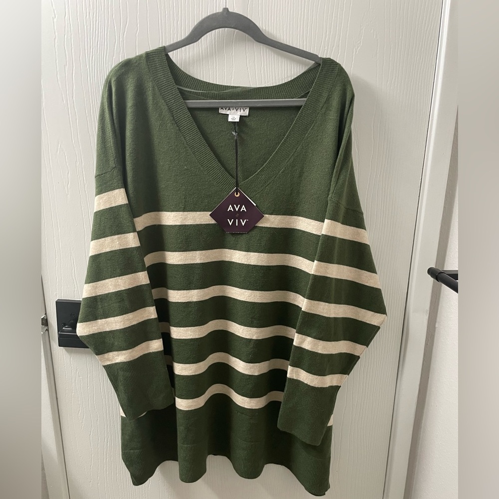 Ava & Viv NWT Green Cream V-Neck Sweater